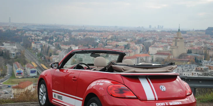 Moderní verze Volkswagenu Beetle se sklápěcí střechou: zapůjčení až na 15 dní pro 1 osobu