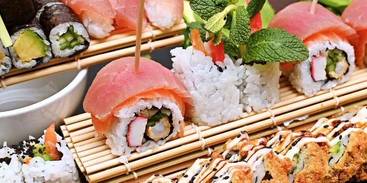 Sushi menu na Novém Městě: 24–57 rolek, saláty, závitky i kuřecí špízy