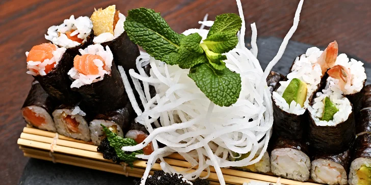 Sushi menu na Novém Městě: 24–57 rolek, saláty, závitky i kuřecí špízy