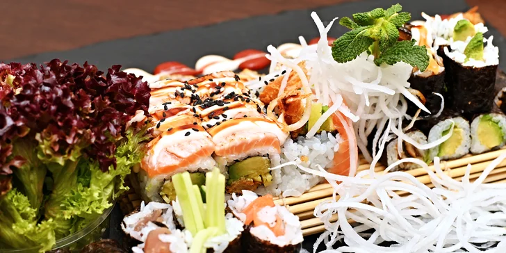 Sushi menu na Novém Městě: 24–57 rolek, saláty, závitky i kuřecí špízy