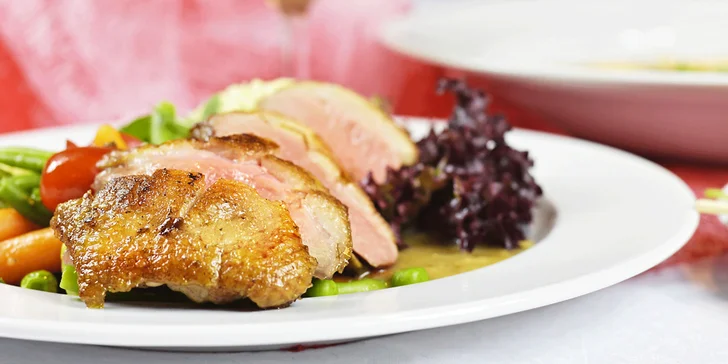 4chodové valentýnské menu pro pár: tomatová polévka, kachní prso i sorbet