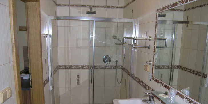 Pobyt pro dva v Hotelu Krajka**** – apartmán Deluxe a snídaně