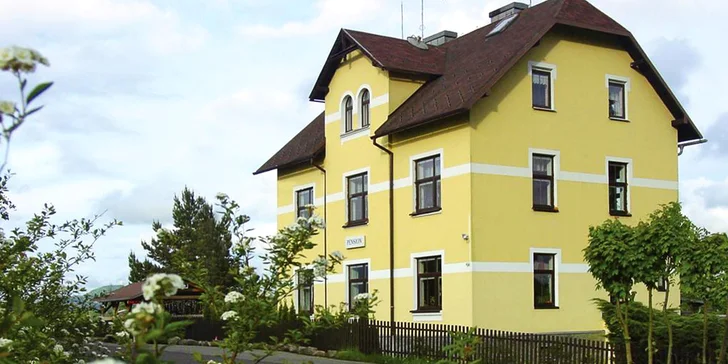 Ostrov u Karlových Varů: dvoulůžkový pokoj či apartmán, snídaně i slevy