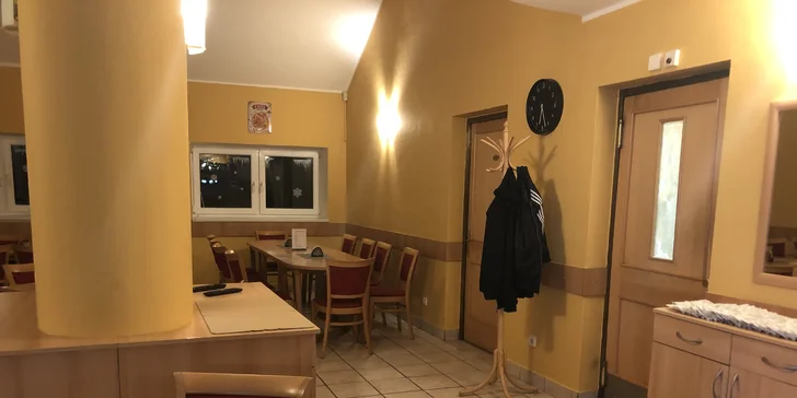 Burgery v centru Zlína: na výběr 10 druhů, k tomu hranolky a omáčka