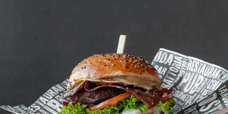Burgery v centru Zlína: na výběr 10 druhů, k tomu hranolky a omáčka