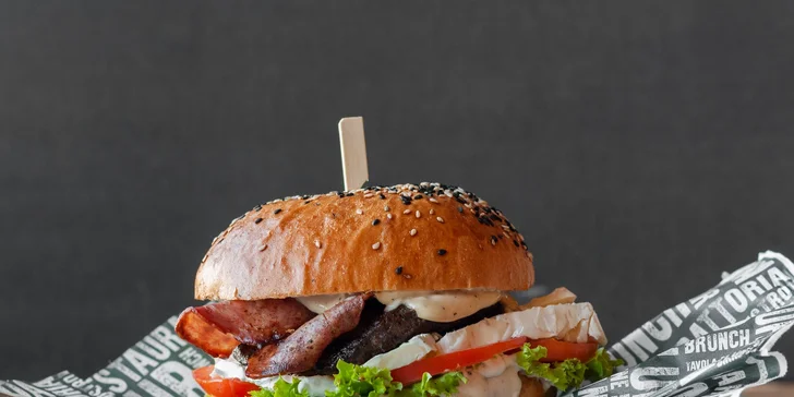 Burgery v centru Zlína: na výběr 10 druhů, k tomu hranolky a omáčka