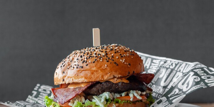 Burgery v centru Zlína: na výběr 10 druhů, k tomu hranolky a omáčka