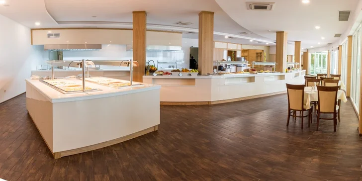 Pláže, noční život i památky Nesebaru - all inclusive a adults only hotel u pláže
