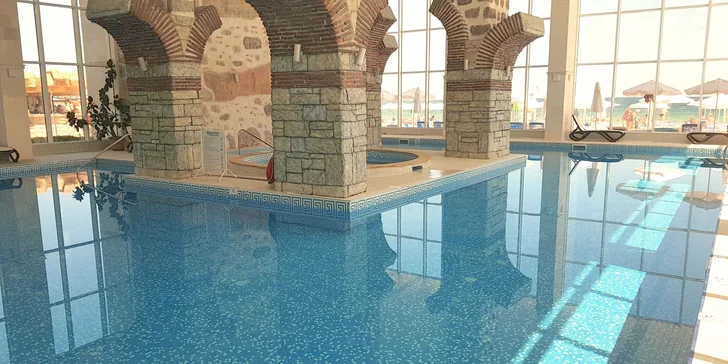 Pláže, noční život i památky Nesebaru - all inclusive a adults only hotel u pláže