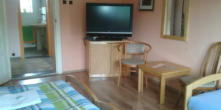 Ostrov u Karlových Varů: dvoulůžkový pokoj či apartmán, snídaně i slevy