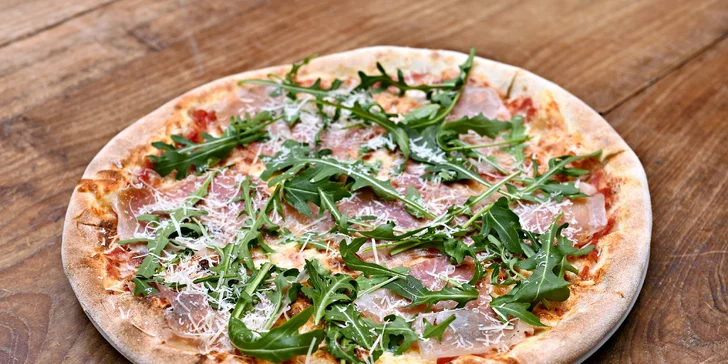2× pizza nebo pasta na Starém Městě a sleva na nealkoholické nápoje