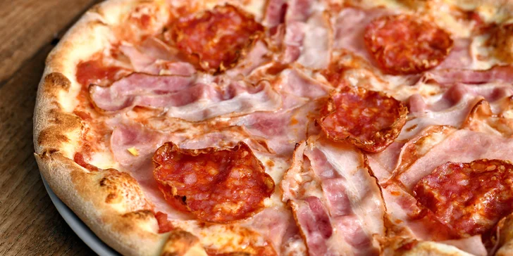 2× pizza nebo pasta na Starém Městě a sleva na nealkoholické nápoje
