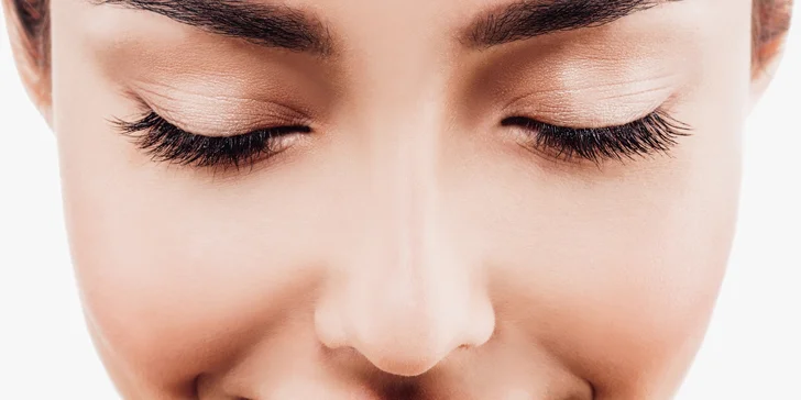 Tvarování či laminace obočí, lash lifting i vyživující kúra na řasy