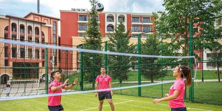Letovisko Pomorie: 4* hotel u pláže, bazény a all inclusive i jezero s léčivým bahnem