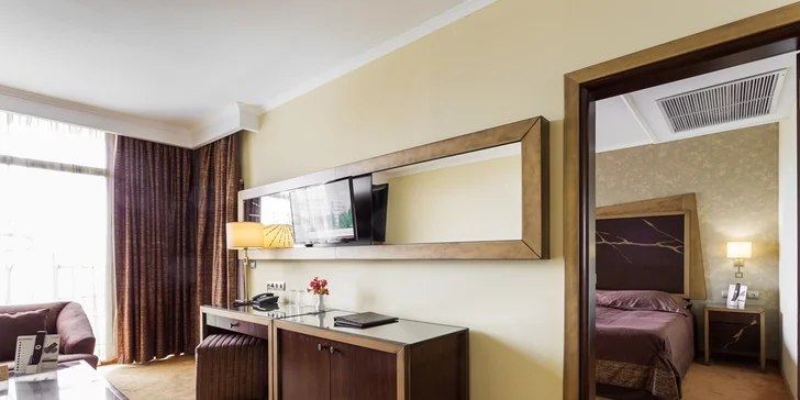 Letovisko Pomorie: 4* hotel u pláže, bazény a all inclusive i jezero s léčivým bahnem