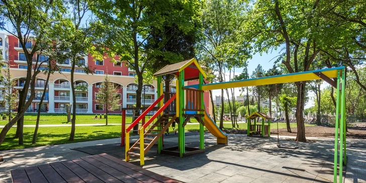 Letovisko Pomorie: 4* hotel u pláže, bazény a all inclusive i jezero s léčivým bahnem