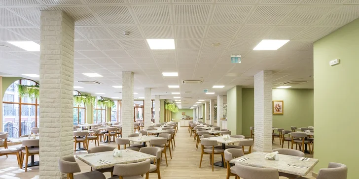 Letovisko Pomorie: 4* hotel u pláže, bazény a all inclusive i jezero s léčivým bahnem