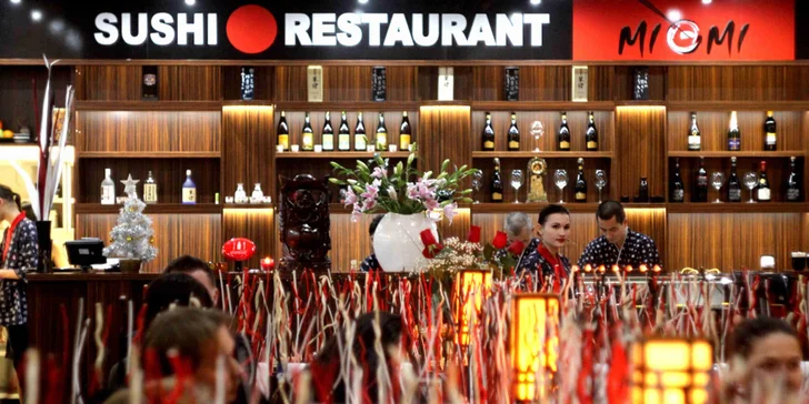 Sushi sety s 21–70 kousky: nigiri, maki i roll s krevetami, lososem či tuňákem