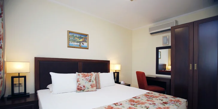Koupání i rodinná pohoda kousek od Burgasu. 5* plážový resort s all inclusive