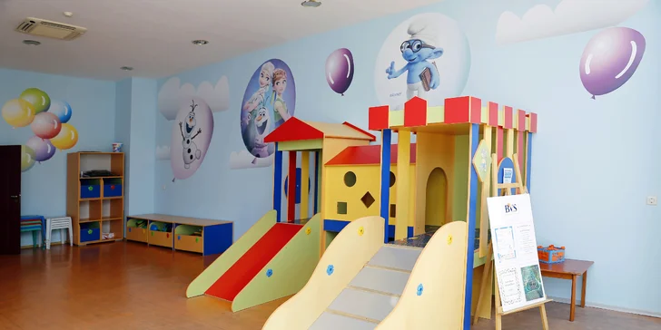Koupání i rodinná pohoda kousek od Burgasu. 5* plážový resort s all inclusive