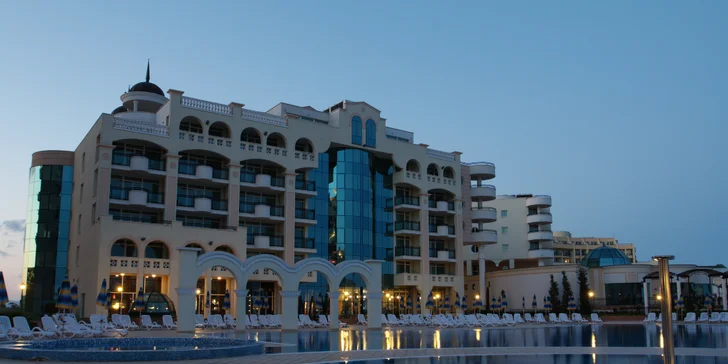 Koupání i rodinná pohoda kousek od Burgasu. 5* plážový resort s all inclusive