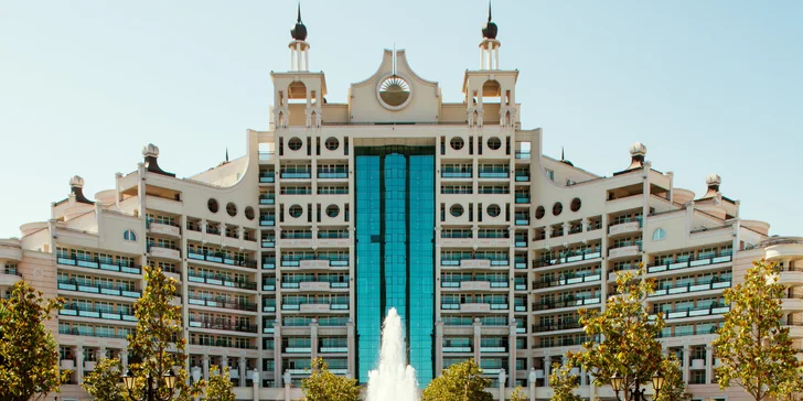 Koupání i rodinná pohoda kousek od Burgasu. 5* plážový resort s all inclusive