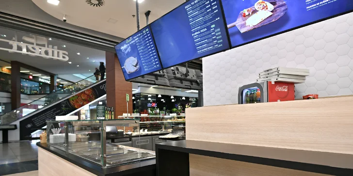 Jedna nebo dvě pizzy o průměru 32 či 42 cm podle výběru z 16 druhů