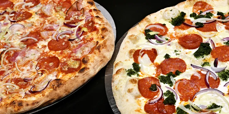 Jedna nebo dvě pizzy o průměru 32 či 42 cm podle výběru z 16 druhů