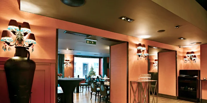 Degustační menu v kosmopolitní restauraci: s masem či vegetariánské i s vinným párováním