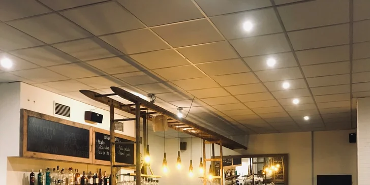 Romantická Valentýnská večeře pro dva: 3chodové menu a láhev vína k tomu