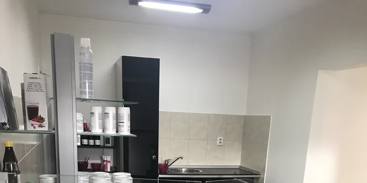 Střih nebo i klasické či kombinované barvení (ombré, balayage) pro všechny délky vlasů