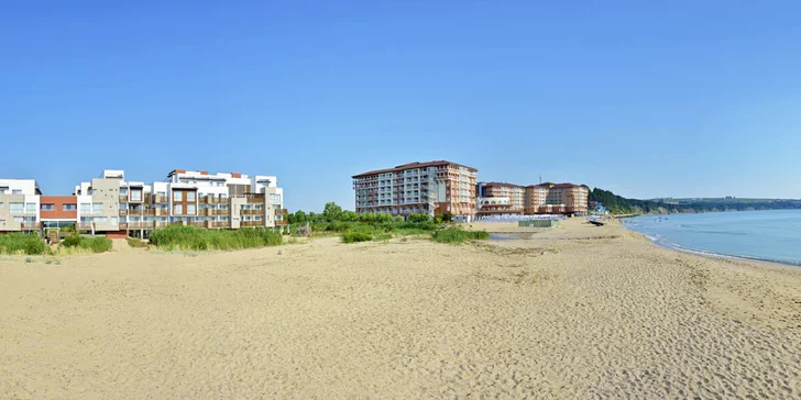 4* resort u nekonečné pláže letoviska Obzor, moderní aquapark i all inclusive