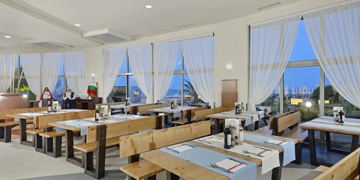 4* resort u nekonečné pláže letoviska Obzor, moderní aquapark i all inclusive