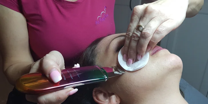 Kosmetické balíčky, ze kterých si vyberete: fotodynamická terapie, masáž či plazmové toky