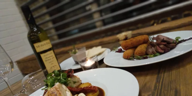Romantická Valentýnská večeře pro dva: 3chodové menu a láhev vína k tomu