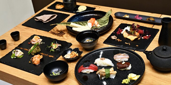 Degustační japonské menu pro dva: rybí polévka, sushi i královský krab