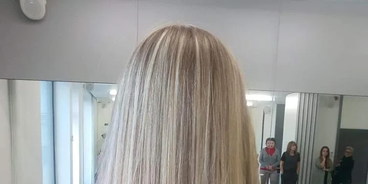 Melírování nebo balíčky vč. masáže hlavy pro všechny délky vlasů