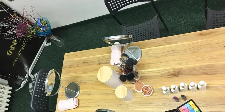 Svět krásy od A do Z: Konzultace či kurz líčení i make-up artu s vizážistkou