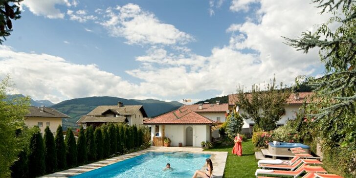Výlety i relaxace v jižním Tyrolsku: horský hotel s polopenzí a wellness a lanovky zdarma