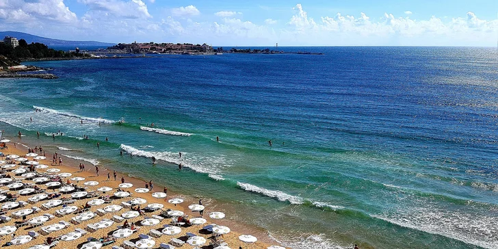 Pláže, noční život i památky Nesebaru - all inclusive a adults only hotel u pláže