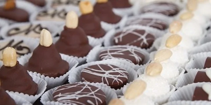 499 Kč za 2 kg vánočního cukroví a dezertů. Kvalitní suroviny, velký podíl ruční práce a 126 tradičních i netradičních pochoutek.