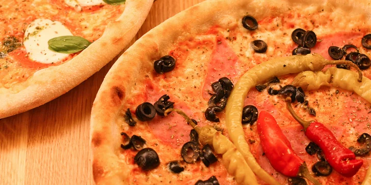 Pizza Margherita nebo 1 až 2 pizzy podle vlastního výběru z 8 druhů