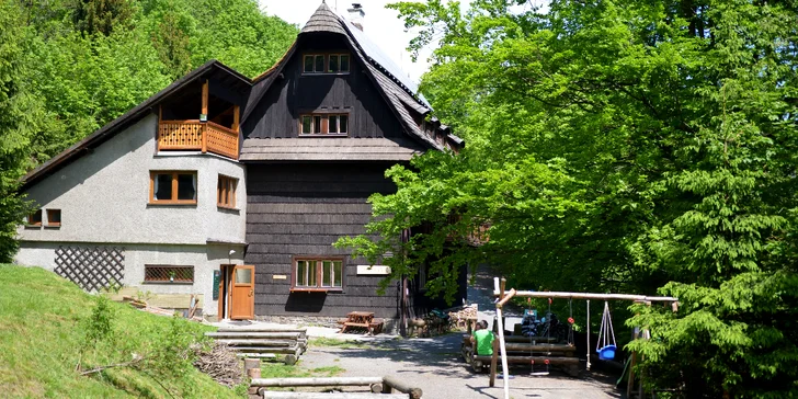 Jarní radovánky v Beskydech: apartmán ve zrekonstruované horské chatě a snídaně či polopenze