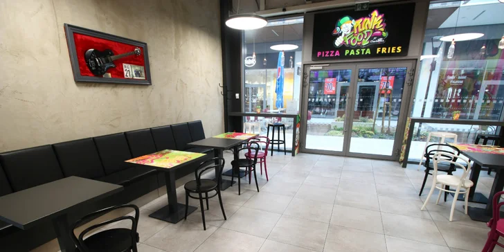 Chacharova pizza podle výběru z 26 druhů: 1–4 pizzy o průměru 32 cm