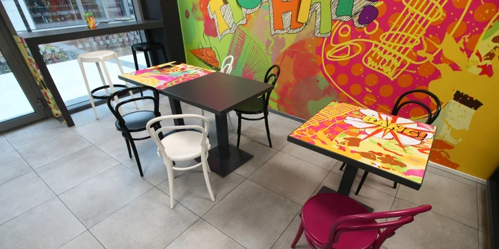 Chacharova pizza podle výběru z 26 druhů: 1–4 pizzy o průměru 32 cm