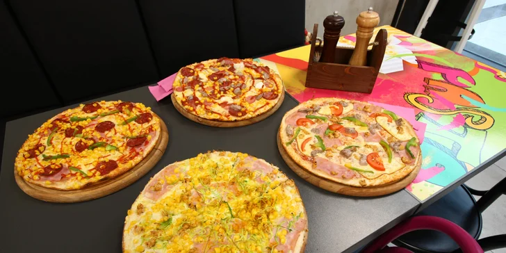 Chacharova pizza podle výběru z 26 druhů: 1–4 pizzy o průměru 32 cm