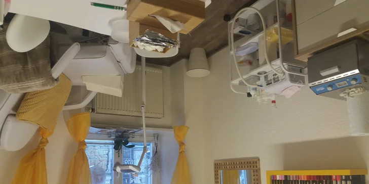 Relaxační přístrojová pedikúra s pečujícím krémem v centru Brna