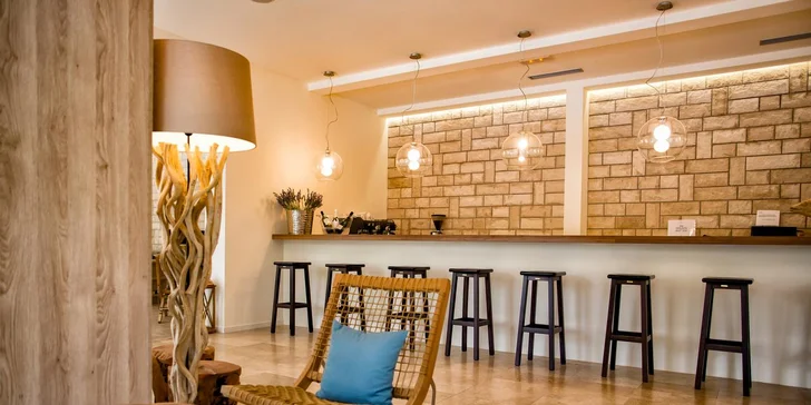 Relax na ostrově Hvar: 4* resort přímo u pláže a příjemné wellness