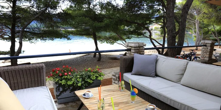 Relax na ostrově Hvar: 4* resort přímo u pláže a příjemné wellness