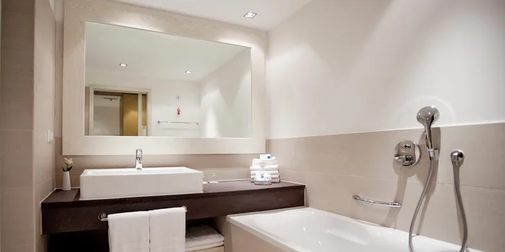 Dovolená u Zadaru pro celou rodinu. 4*+ hotel s dětským zábavním parkem